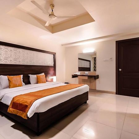 Hotel Veer Residency Panvel Bagian luar foto