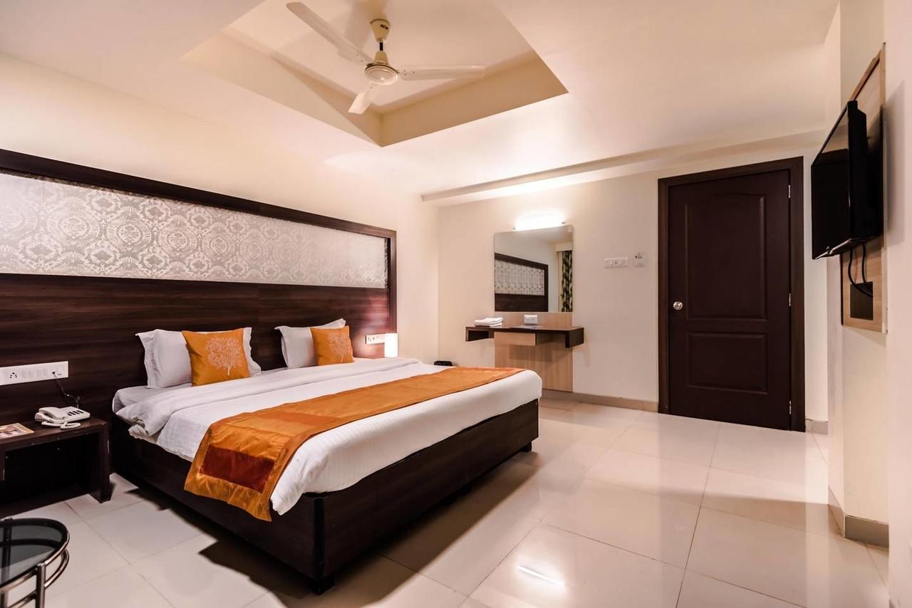 Hotel Veer Residency Panvel Bagian luar foto