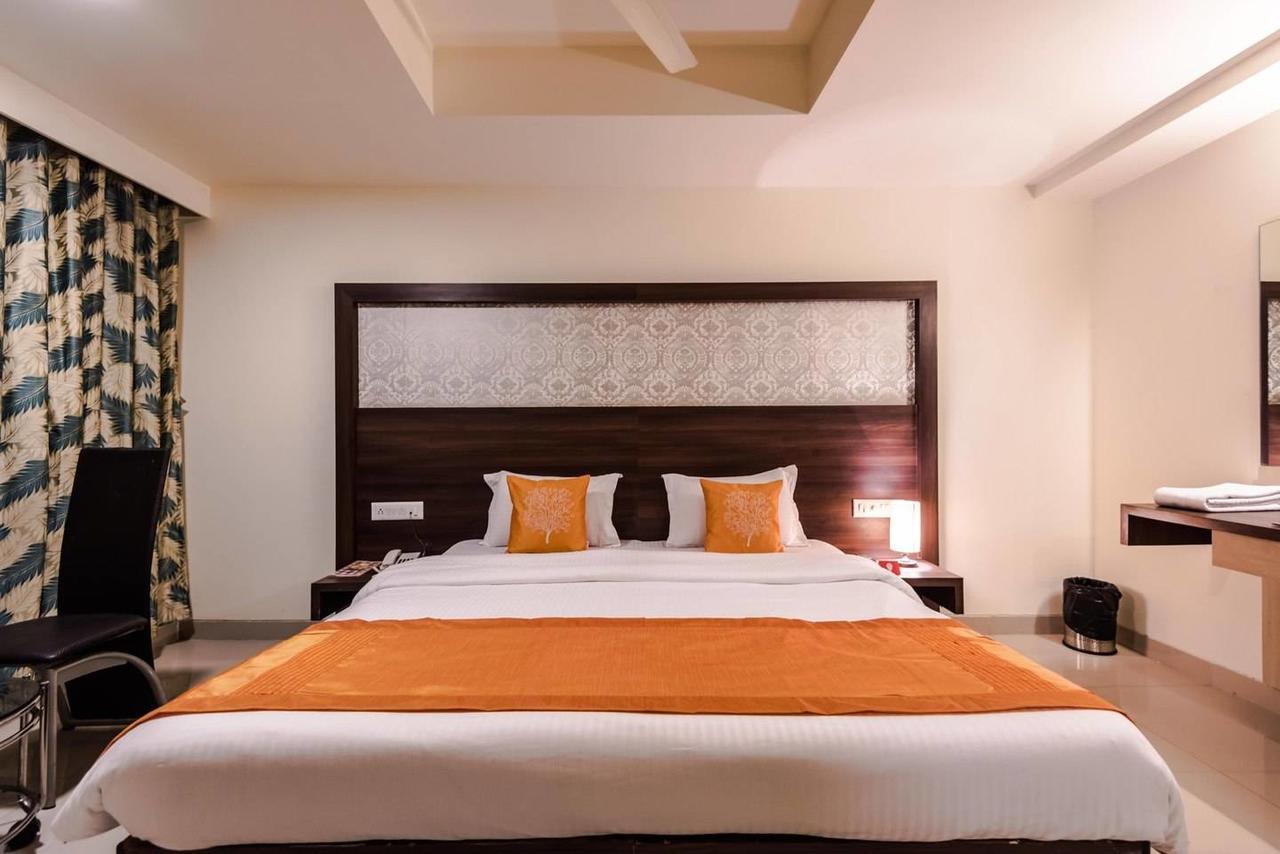 Hotel Veer Residency Panvel Bagian luar foto