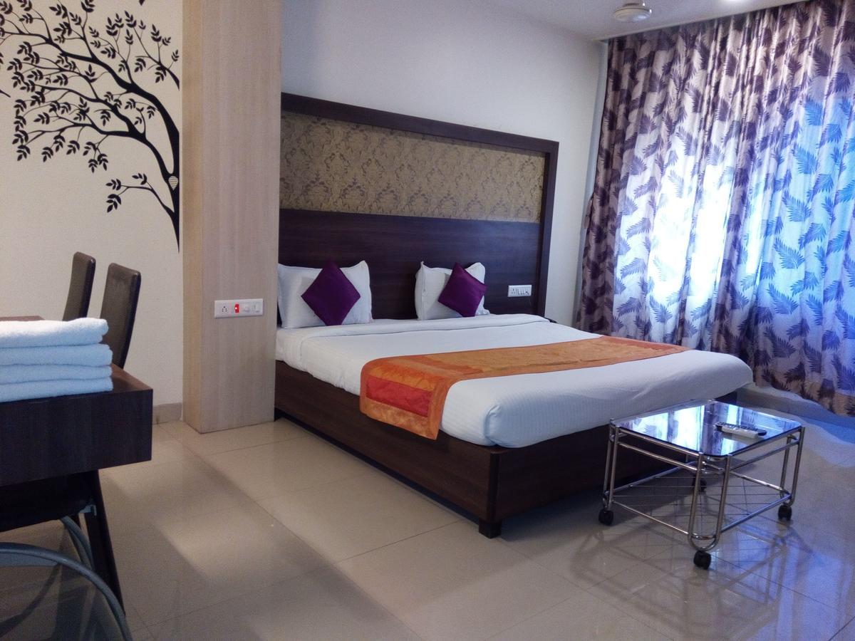 Hotel Veer Residency Panvel Bagian luar foto