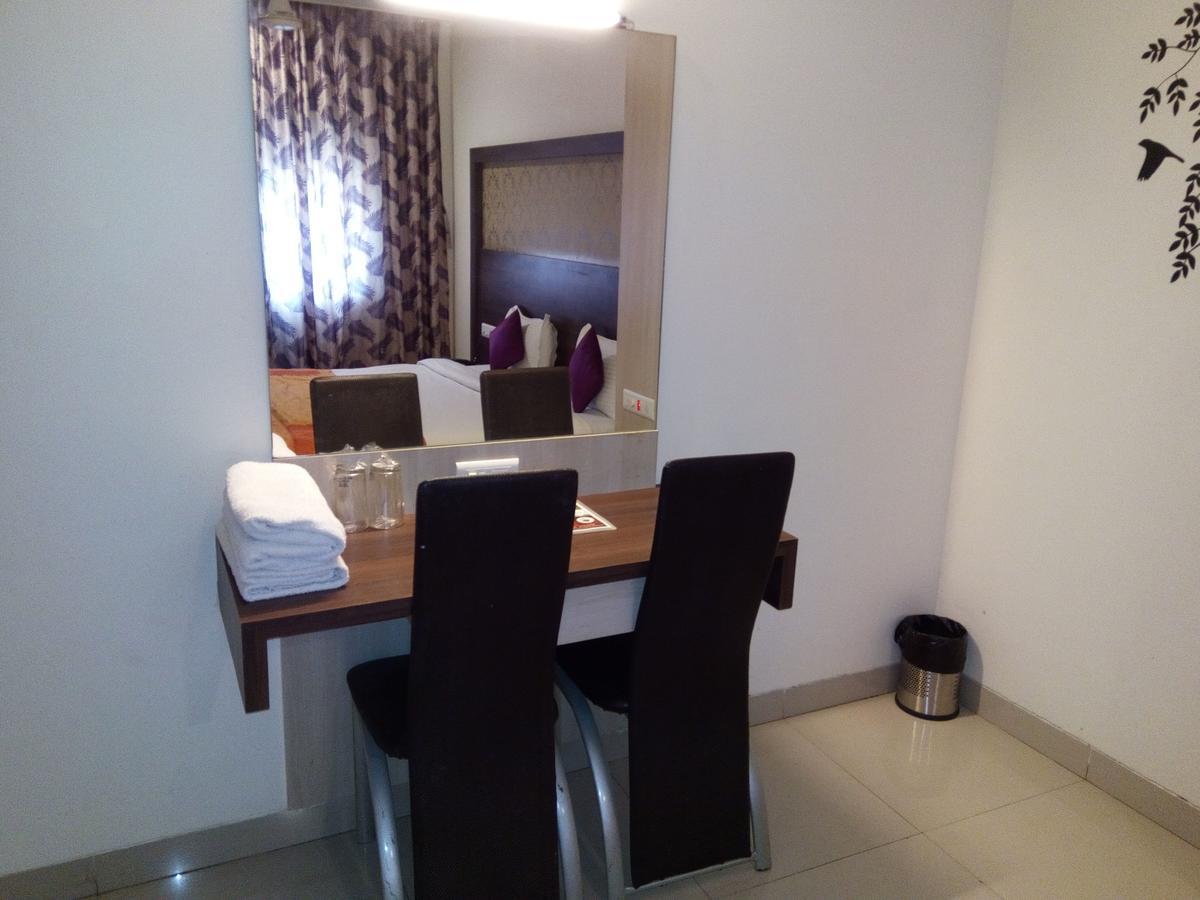 Hotel Veer Residency Panvel Bagian luar foto