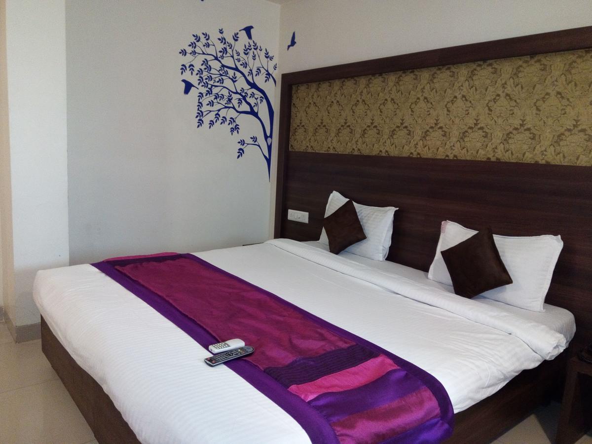 Hotel Veer Residency Panvel Bagian luar foto