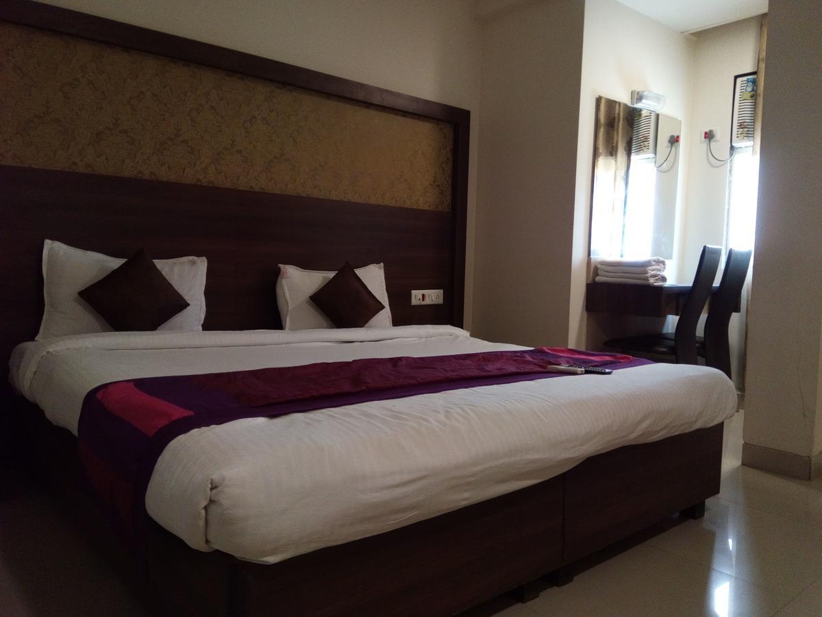 Hotel Veer Residency Panvel Bagian luar foto